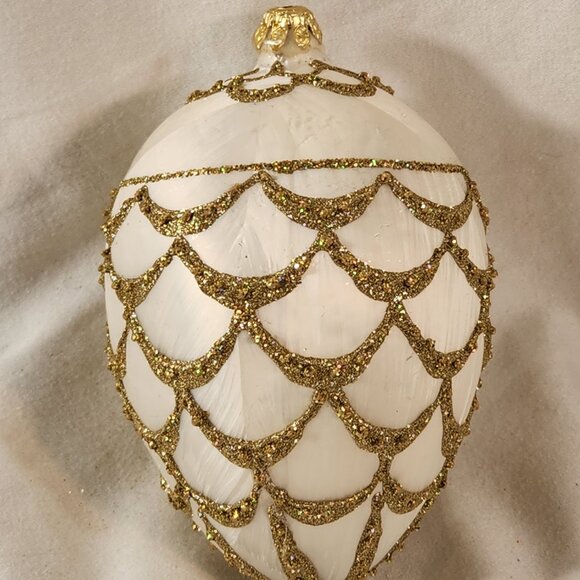 Faberge Inspired Handmade Glass Egg Ornament White Gold Glitter Reflective Embel - Picture 7 of 11